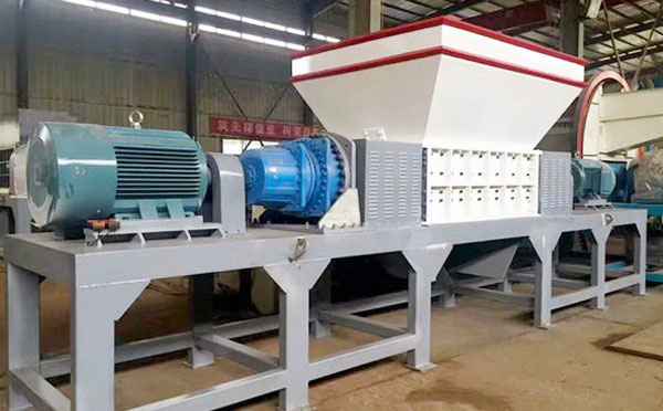 橡膠撕碎機(jī) 橡膠撕碎機(jī)